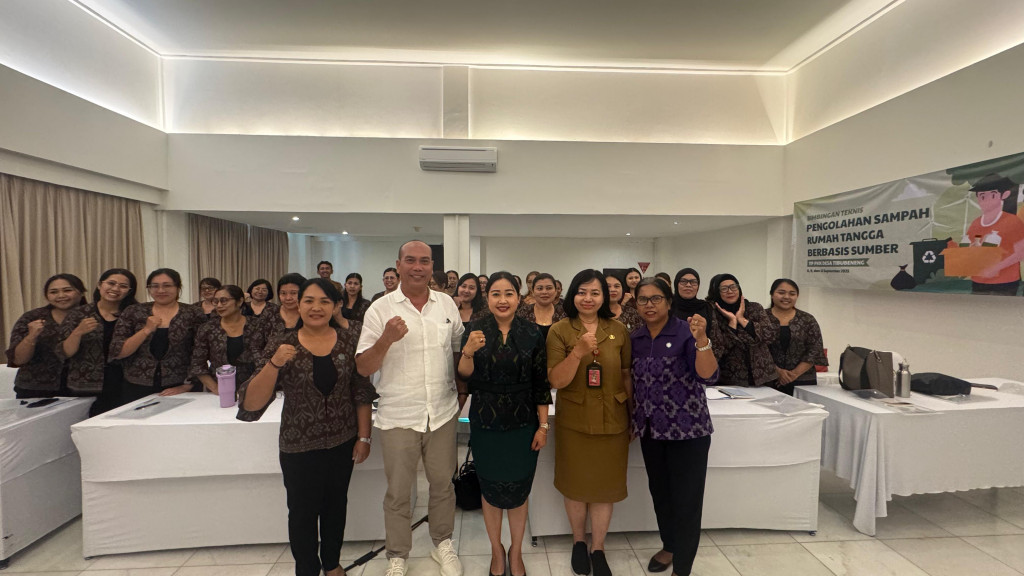 TP PKK Desa Tibubeneng Gelar Bimtek Pengolahan Sampah Rumah Tangga Berbasis Sumber